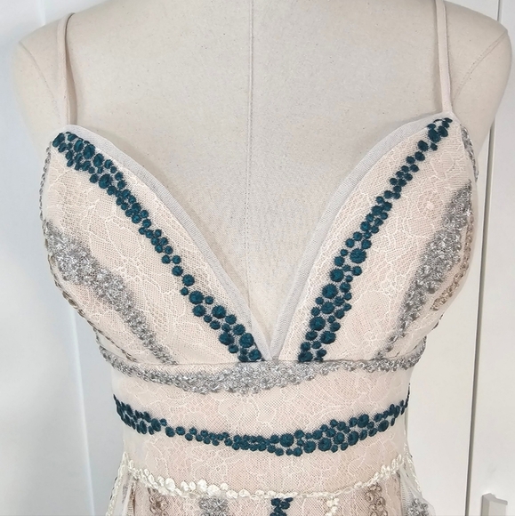 BCBGMAXAZRIA NWT Lilian Dress Sz 6 Ivory, silver, gold, teal Prom, Formal - Picture 8 of 16